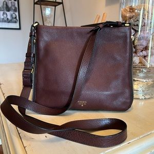 ❌SOLD❌Fossil Leather Crossbody Purse